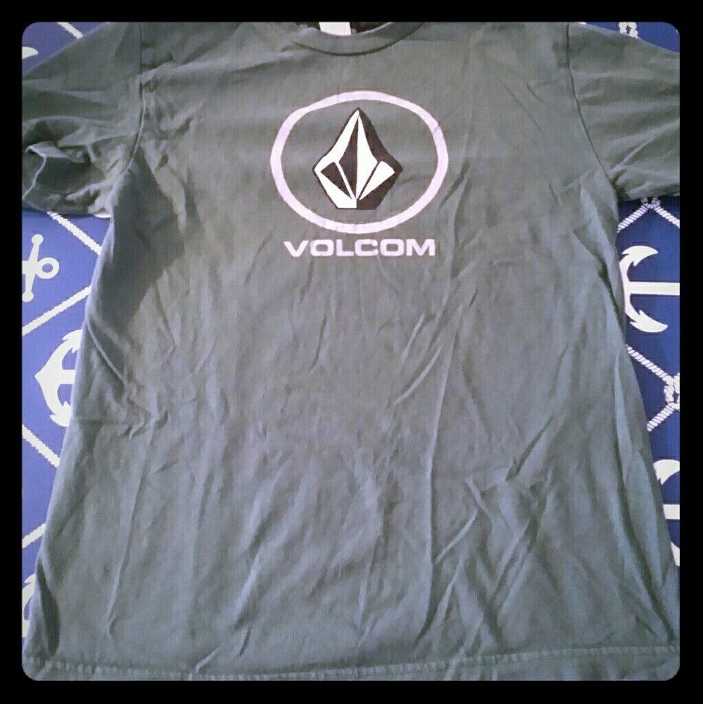 Volcom shirt